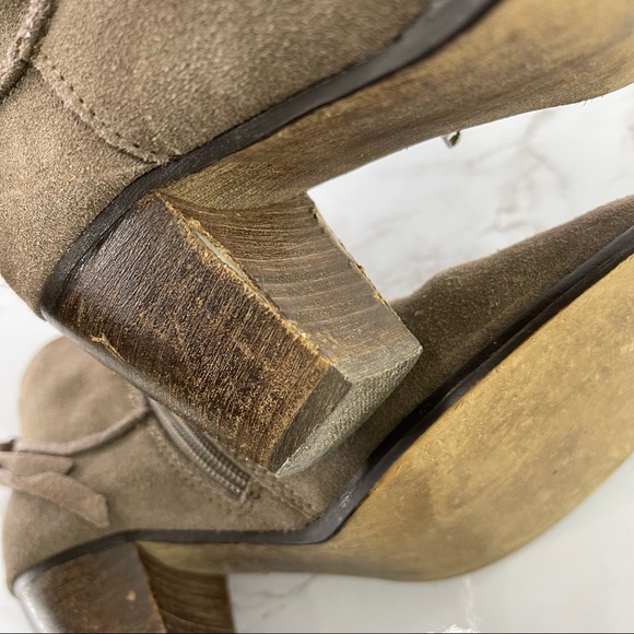Steve Madden Suede Ankle Booties Zip Up Taupe Block Heel Size 7.5 - Picture 8 of 8